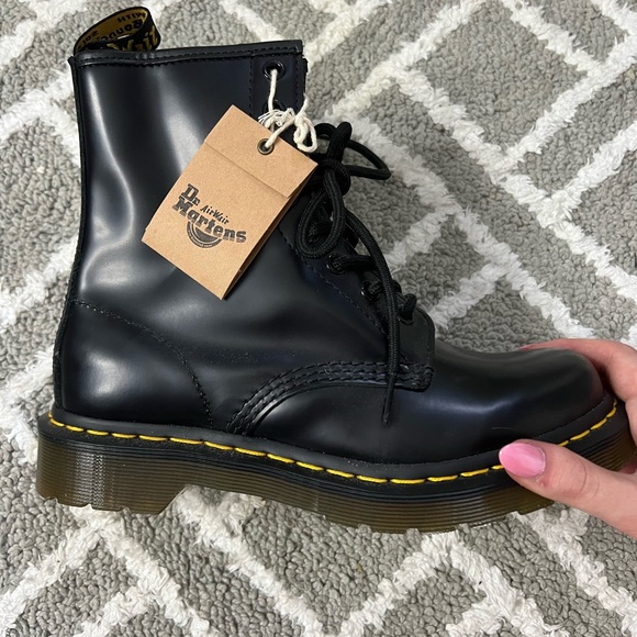 Doc Martens 1460 women’s smooth leather lace up boots. - Picture 5 of 5